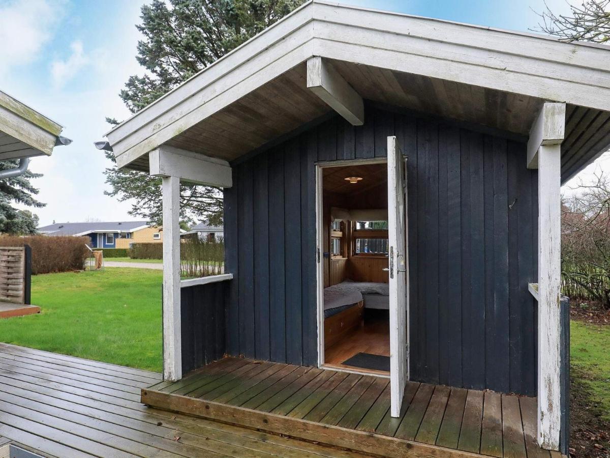8 Person Holiday Home In Hesselager Extérieur photo