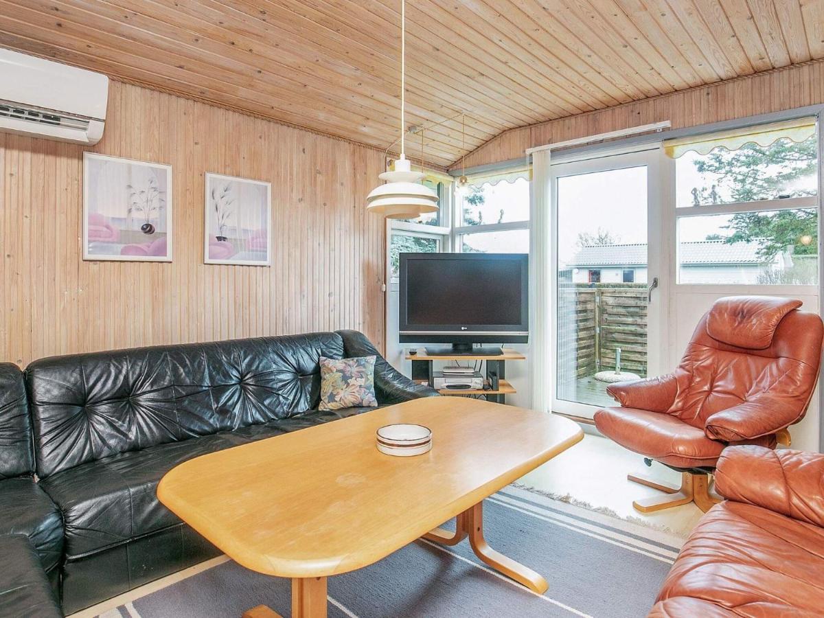 8 Person Holiday Home In Hesselager Extérieur photo