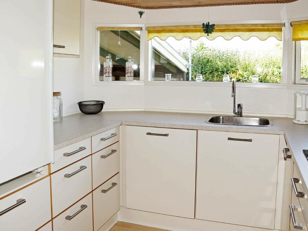 8 Person Holiday Home In Hesselager Extérieur photo