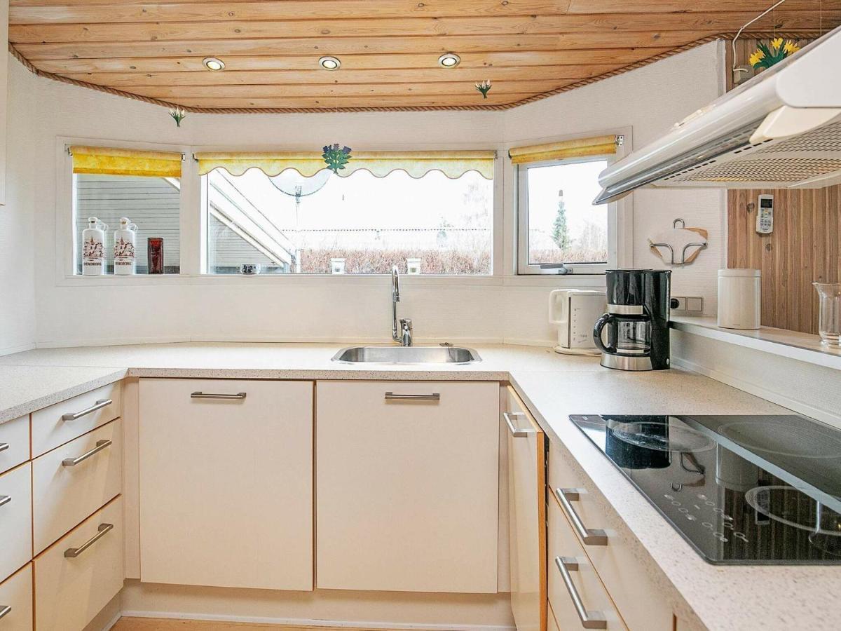 8 Person Holiday Home In Hesselager Extérieur photo