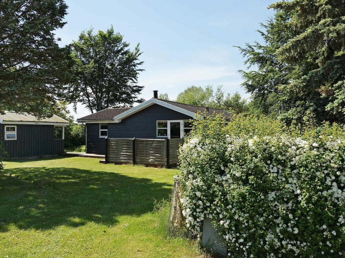 8 Person Holiday Home In Hesselager Extérieur photo