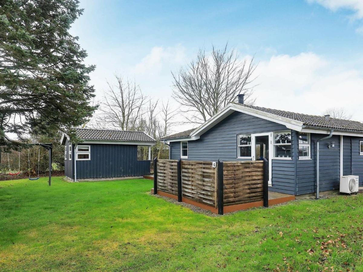 8 Person Holiday Home In Hesselager Extérieur photo